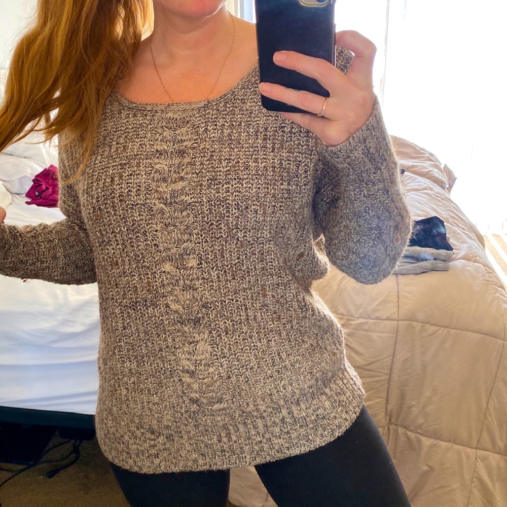 American Eagle pull over sweater
